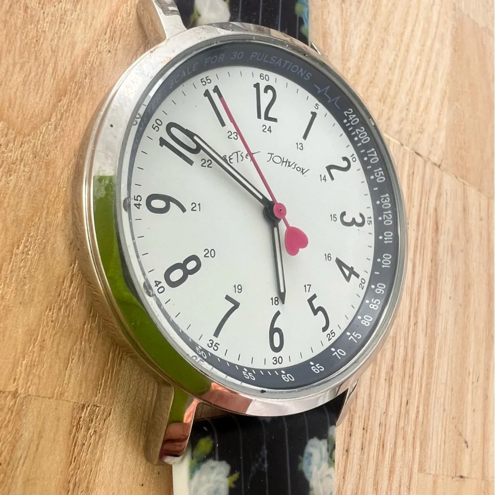 Betsey Johnson ladies floral fashion watch NEW BATTERY